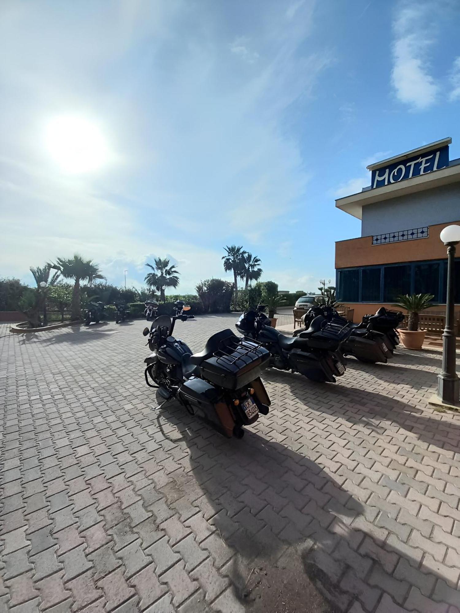 Motel - Hotel Nautico Pozzallo Eksteriør bilde
